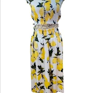 Set of skirt/ strapless top.